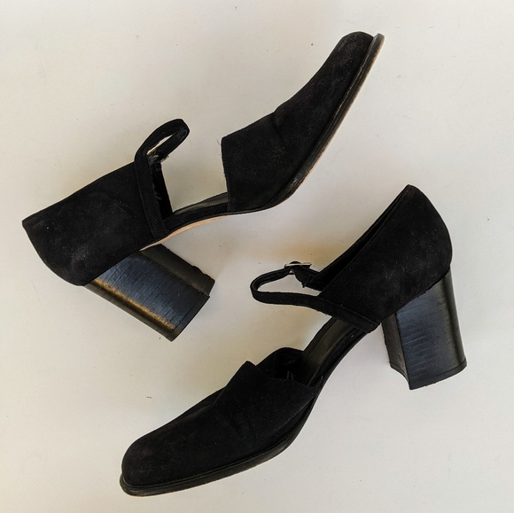 Heels - Picture 2 of 6